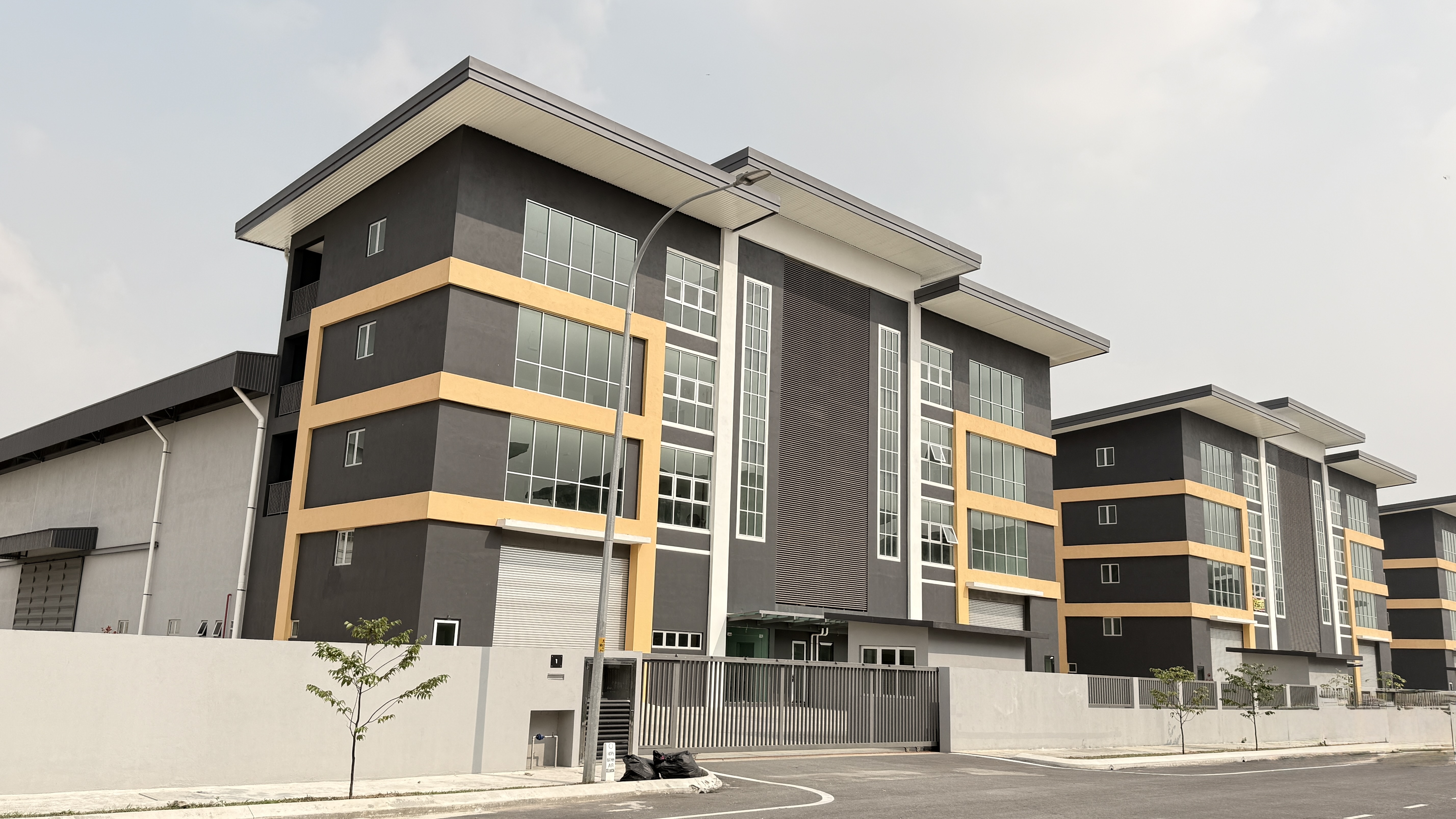 Factory For Sale In ETP Meru Industrial Park, Klang – Corner Semi-Detached With 40 Ft Ceilings And L