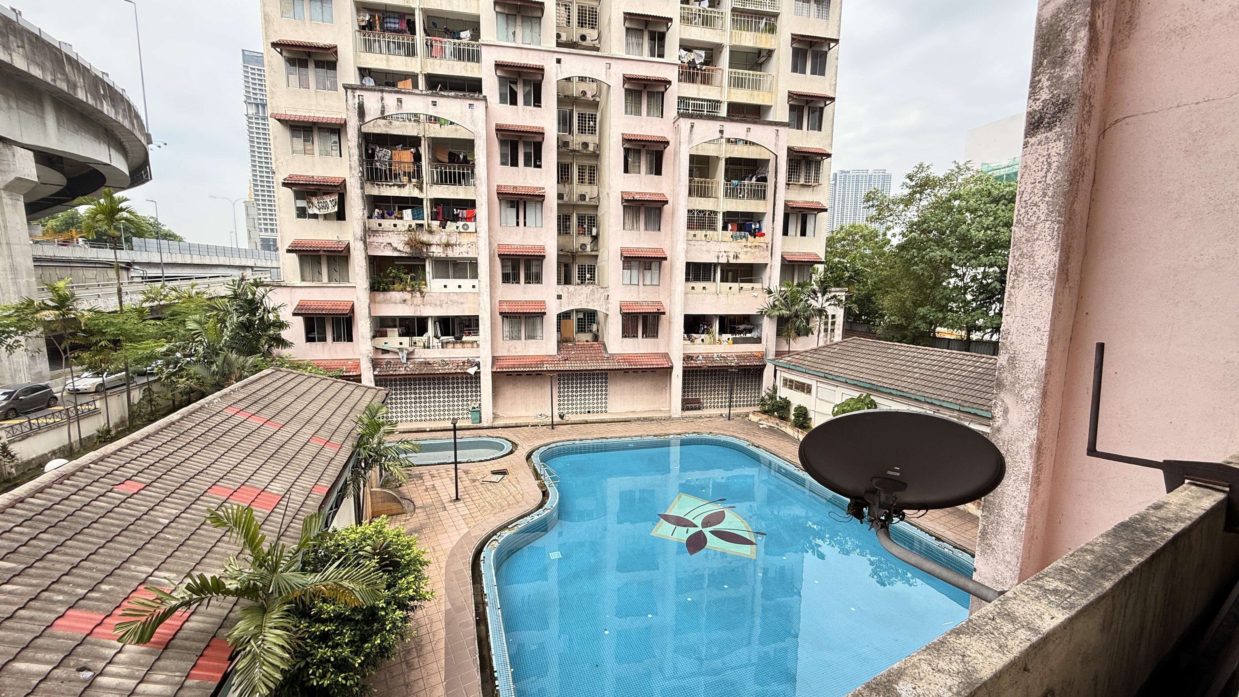 Ixora Apartment, Kuala Lumpur – 980sf Unit For Sale | 3 Rooms, Pool View, Near TRX & KLCC