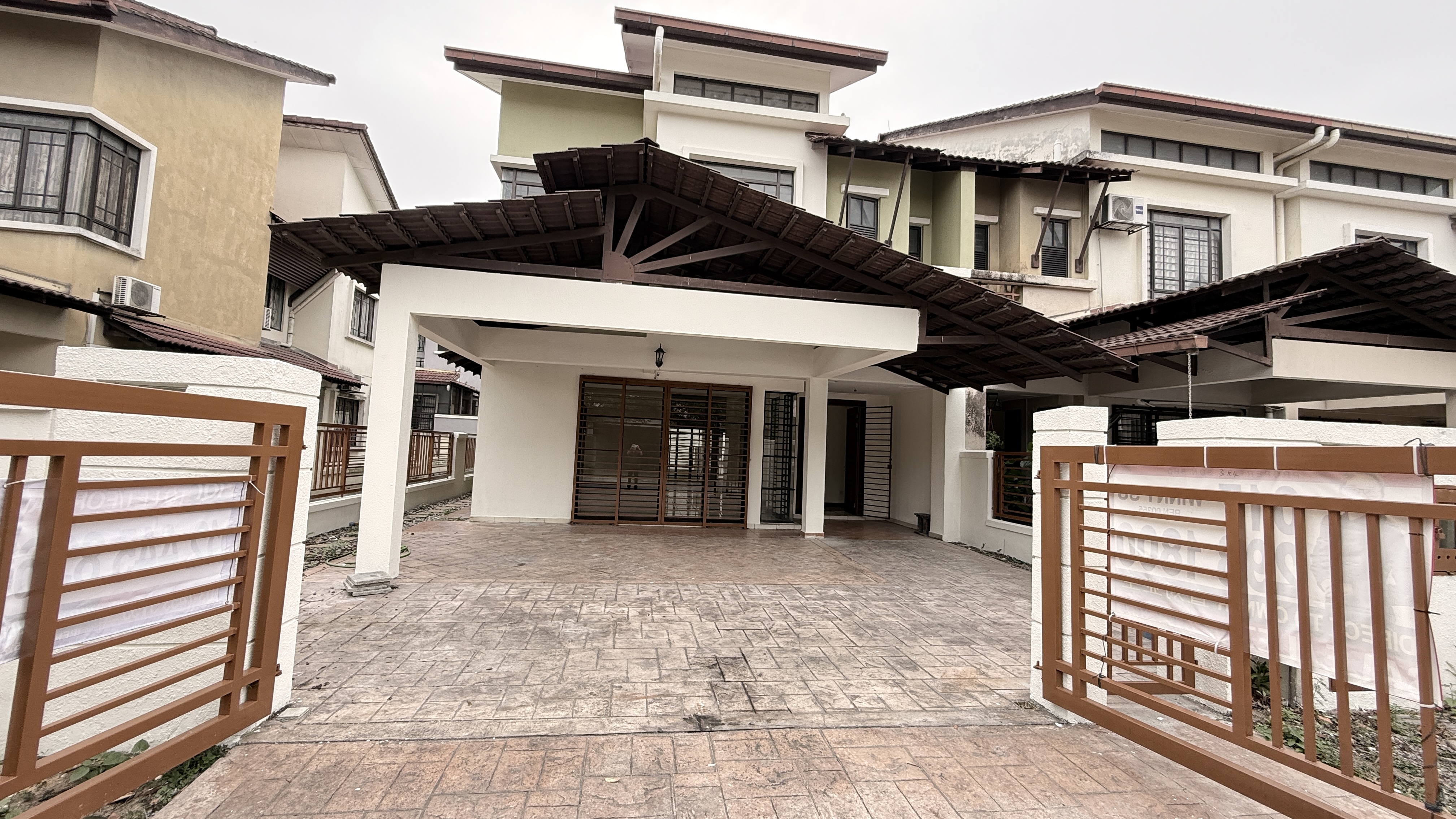 Bukit Jelutong, Shah Alam – Freehold Double-Storey End-Lot Terrace House | 32’ X 75’ BU : 3,000sf